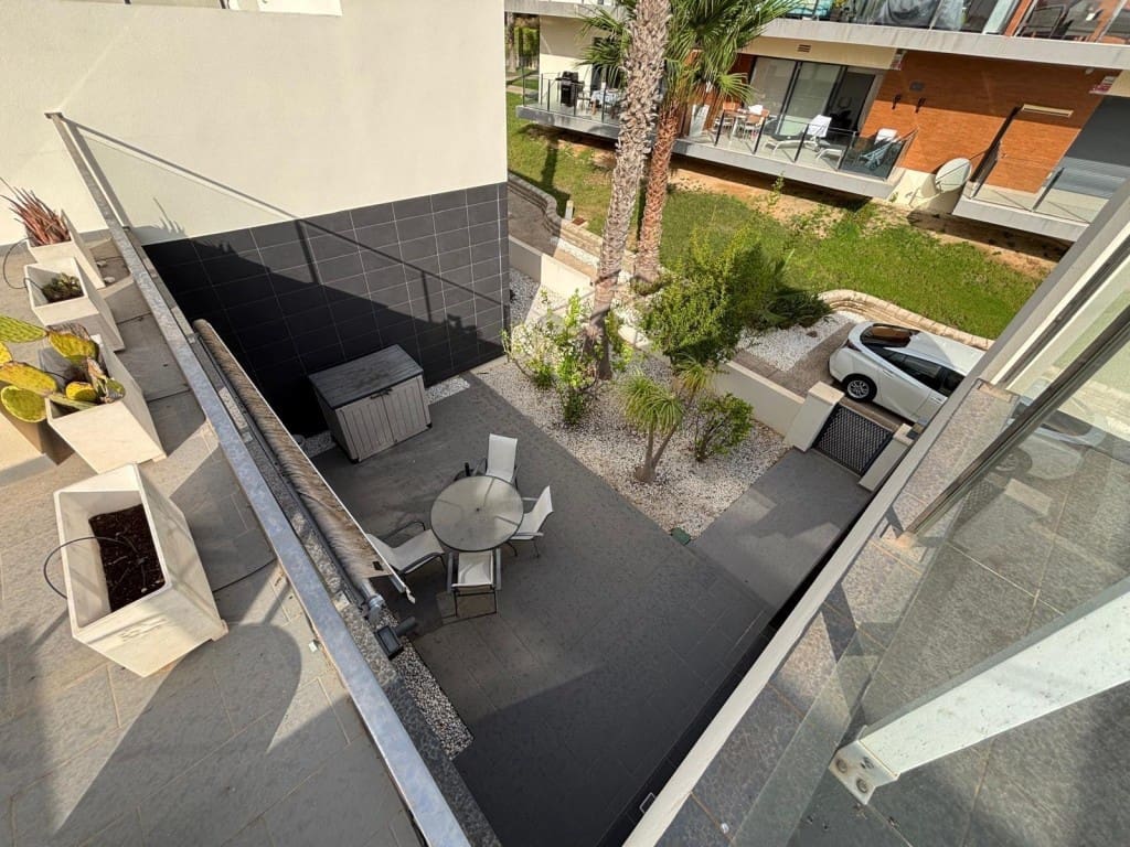 2 bedroom Townhouse for sale in Villamartin with pool - € 259,000 (Ref: 10085196)