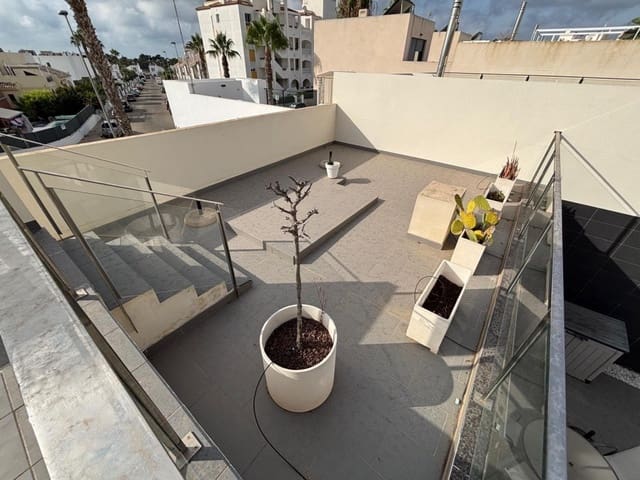 2 makuuhuone Omakotitalo myytävänä paikassa Villamartin, Orihuela mukana uima-altaan - 259 000 € (Ref: 10085196)