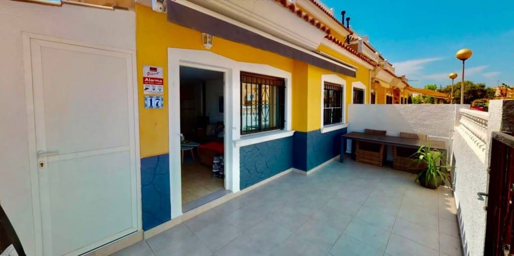 3 quarto Moradia Geminada para venda em Playa Flamenca com piscina - 219 000 € (Ref: 10085198)