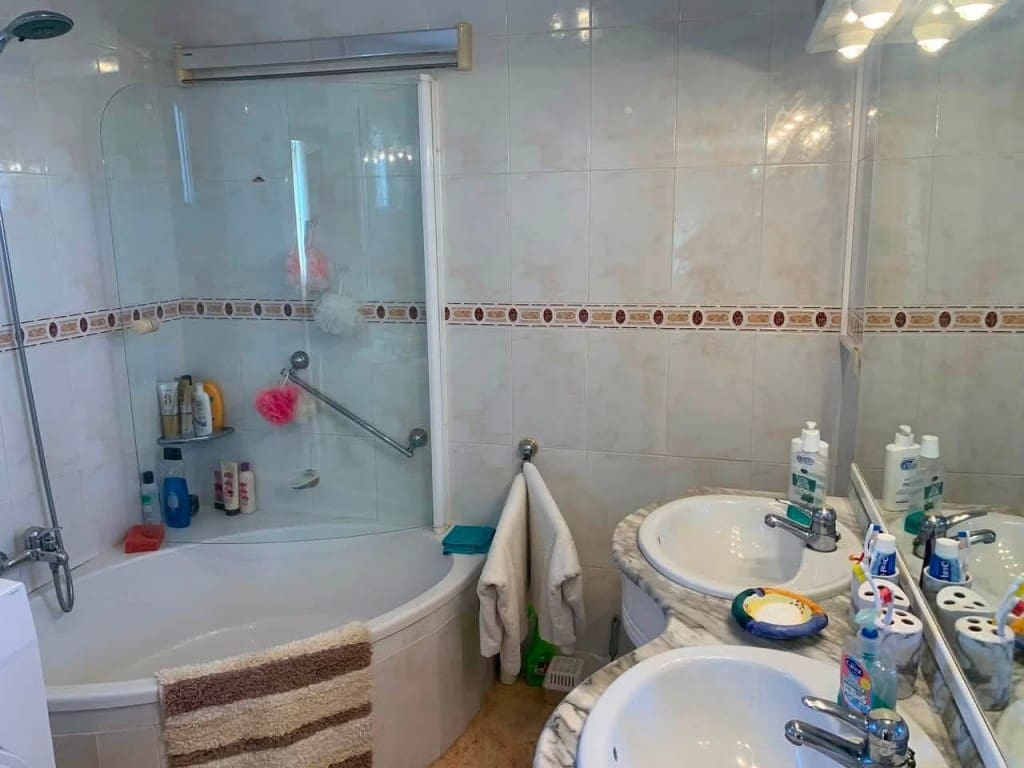 3 soverom Villa til salgs i Blue Lagoon med svømmebasseng garasje - € 299 000 (Ref: 10085200)