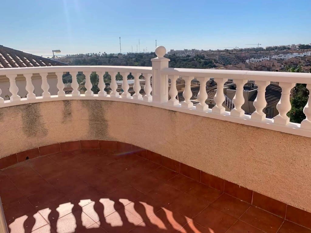 3 soverom Villa til salgs i Blue Lagoon med svømmebasseng garasje - € 299 000 (Ref: 10085200)