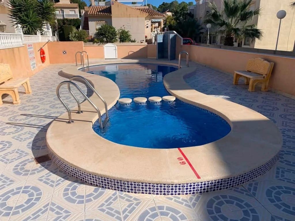 3 soverom Villa til salgs i Blue Lagoon med svømmebasseng garasje - € 299 000 (Ref: 10085200)