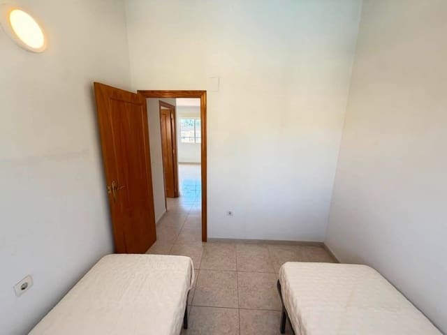 Apartamento de 2 habitaciones en Villamartin, Orihuela en venta con piscina garaje - 139.995 € (Ref: 10085201)