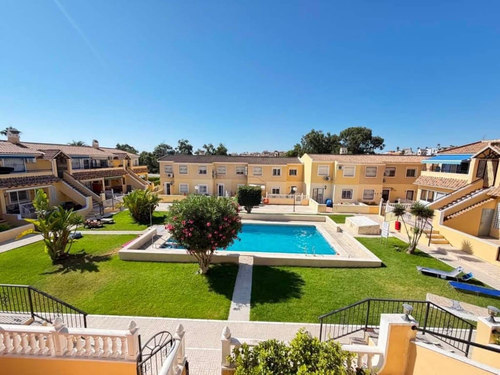 2 quarto Apartamento para venda em Villamartin com piscina garagem - 139 995 € (Ref: 10085201)