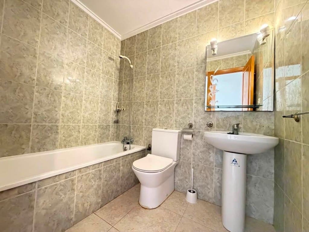 2 quarto Apartamento para venda em Villamartin com piscina garagem - 139 995 € (Ref: 10085201)