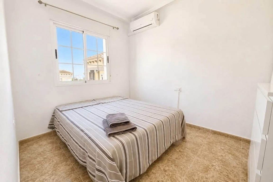 3 makuuhuone Omakotitalo myytävänä paikassa Villamartin mukana uima-altaan - 238 900 € (Ref: 10085211)
