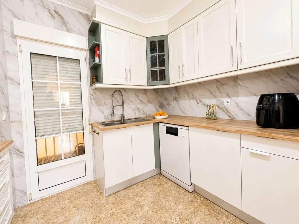 3 makuuhuone Omakotitalo myytävänä paikassa Villamartin mukana uima-altaan - 238 900 € (Ref: 10085211)