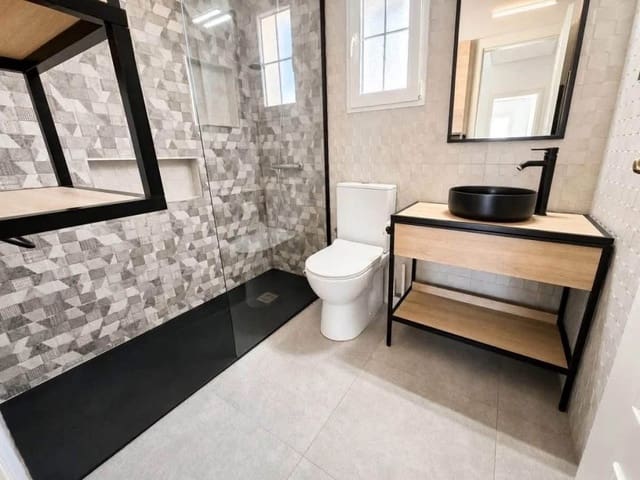3 makuuhuone Omakotitalo myytävänä paikassa Villamartin, Orihuela mukana uima-altaan - 238 900 € (Ref: 10085211)