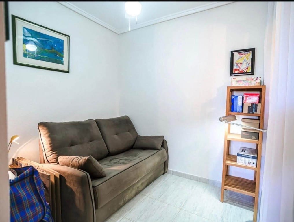 4 makuuhuone Huoneisto myytävänä paikassa La Florida mukana uima-altaan - 235 000 € (Ref: 10091541)
