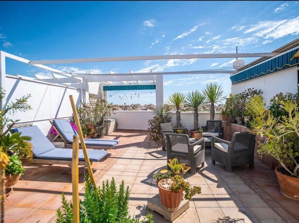 4 makuuhuone Huoneisto myytävänä paikassa La Florida mukana uima-altaan - 235 000 € (Ref: 10091541)