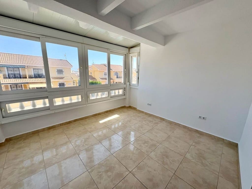 3 sovrum Hus till salu i Playa Flamenca med pool garage - 220 000 € (Ref: 10094801)