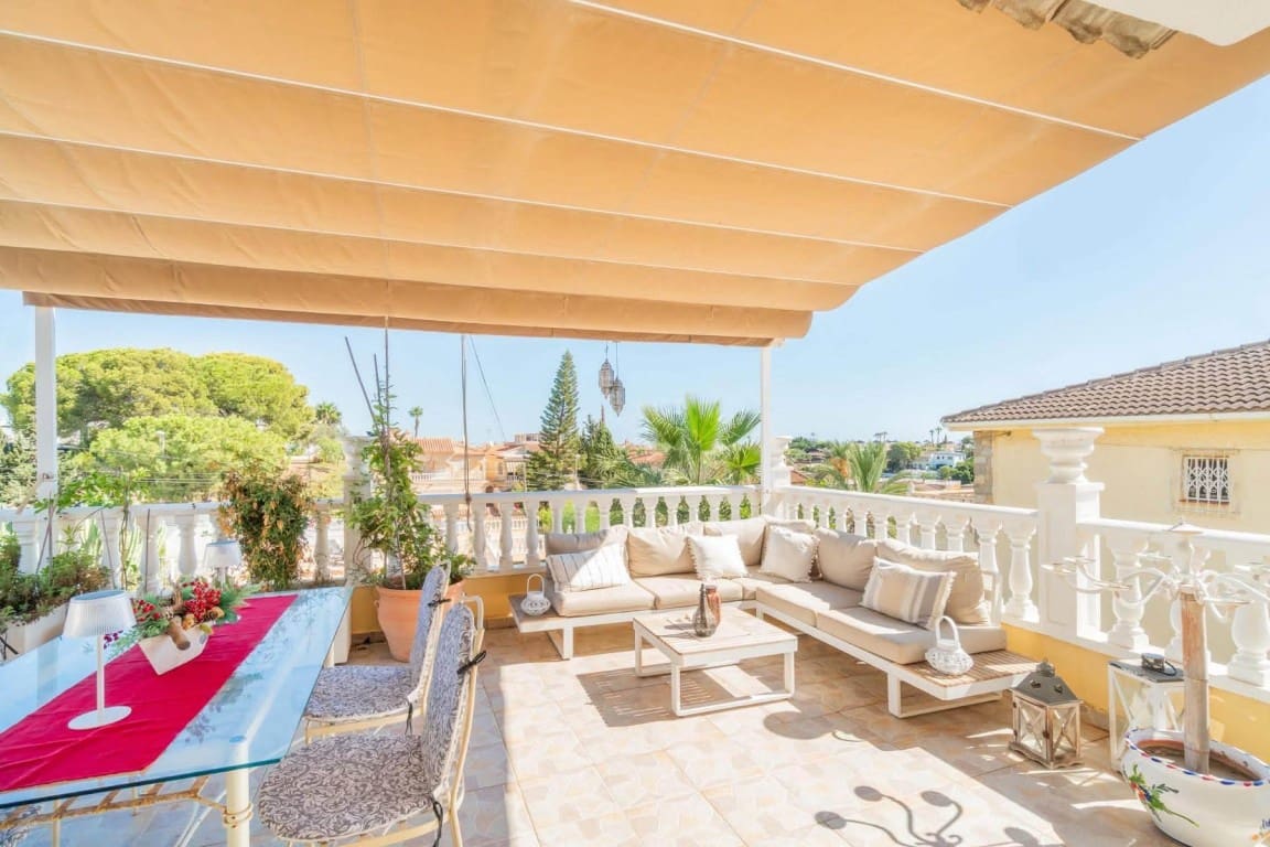 4 sypialnia Willa na sprzedaż w Los Balcones z basenem garażem - 369 000 € (Ref: 10120583)