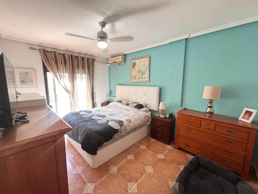 3 quarto Casa em Banda para venda em Playa Flamenca com piscina garagem - 269 000 € (Ref: 10134902)