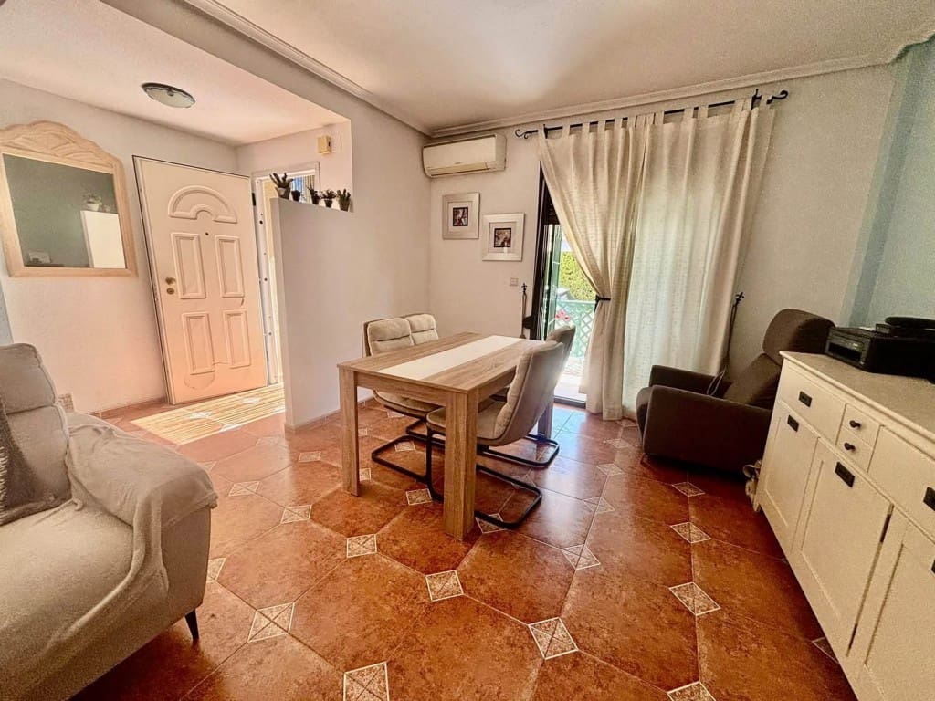 3 quarto Casa em Banda para venda em Playa Flamenca com piscina garagem - 269 000 € (Ref: 10134902)