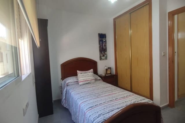 3 soveværelse Byhus til salg i Playa Flamenca, Orihuela med swimmingpool - € 200.000 (Ref: 10134904)