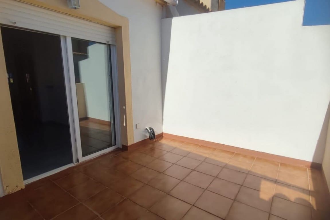 3 soveværelse Byhus til salg i Playa Flamenca med swimmingpool - € 200.000 (Ref: 10134904)