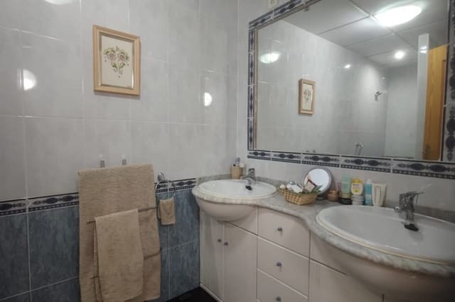 3 soveværelse Byhus til salg i Playa Flamenca, Orihuela med swimmingpool - € 200.000 (Ref: 10134904)