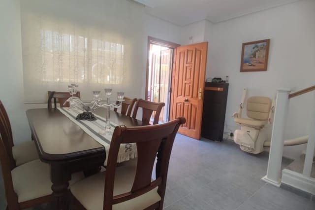 3 soveværelse Byhus til salg i Playa Flamenca, Orihuela med swimmingpool - € 200.000 (Ref: 10134904)
