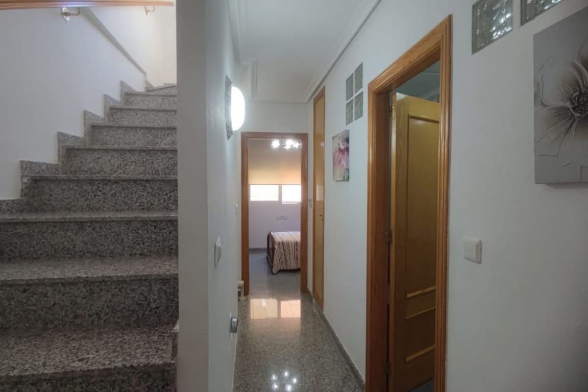 3 soveværelse Byhus til salg i Playa Flamenca med swimmingpool - € 200.000 (Ref: 10134904)