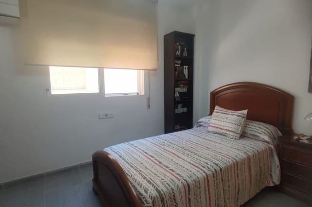 3 soveværelse Byhus til salg i Playa Flamenca, Orihuela med swimmingpool - € 200.000 (Ref: 10134904)