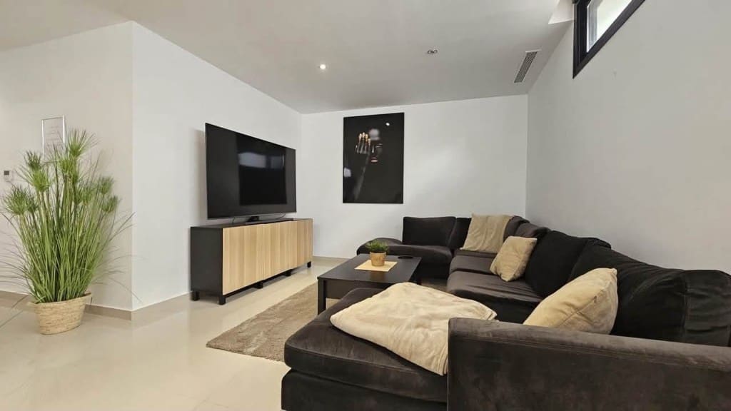 6 sovrum Villa till salu i Villamartin med pool garage - 546 950 € (Ref: 10147397)