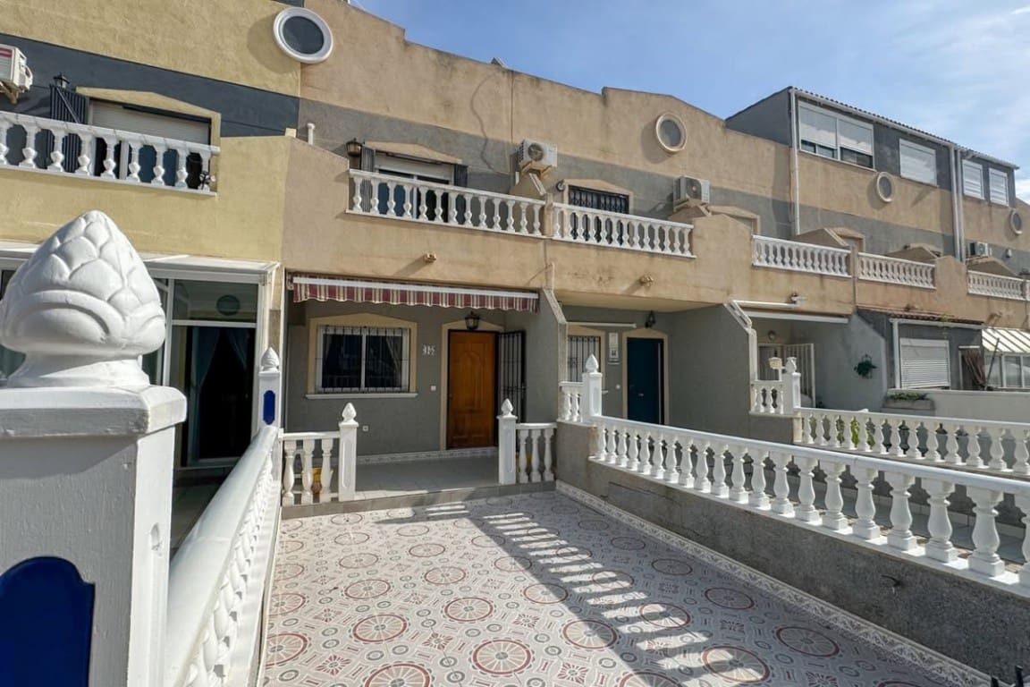2 camera da letto Casa in vendita in Playa Flamenca con piscina garage - 180.000 € (Rif: 10147398)