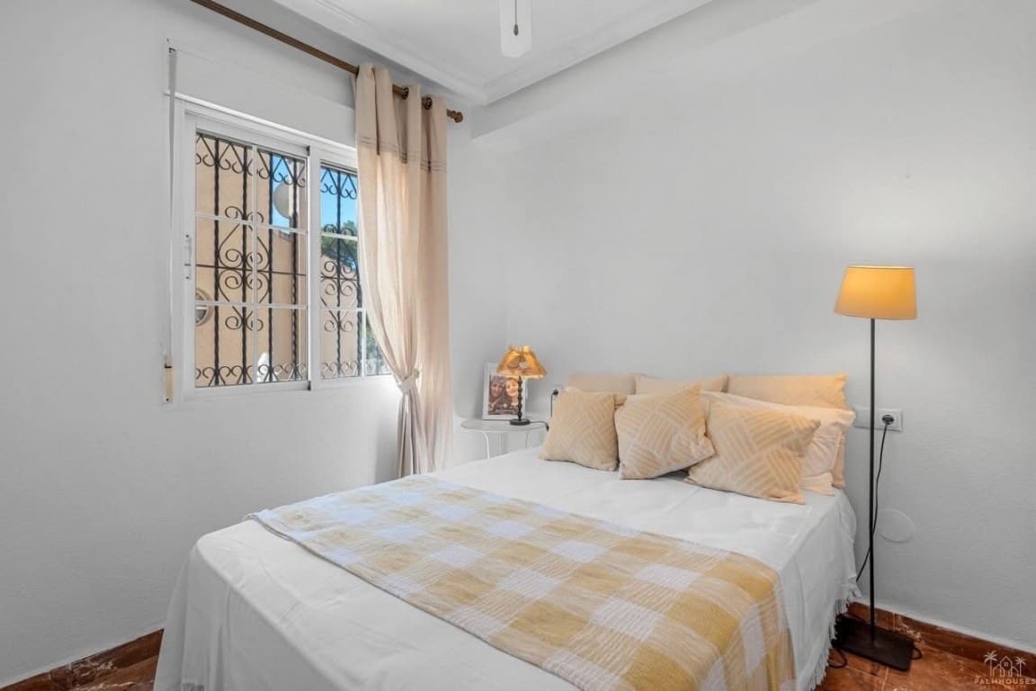 3 sovrum Semi-fristående Villa till salu i Villamartin med pool garage - 265 000 € (Ref: 10147399)