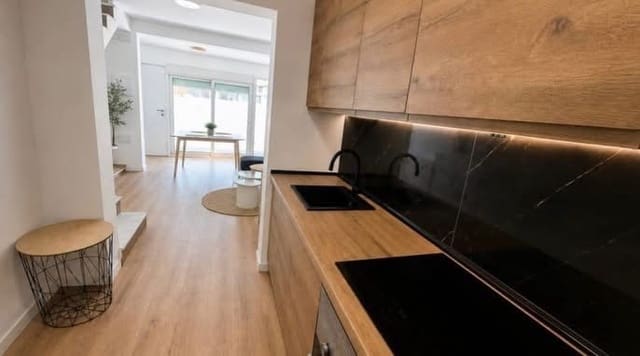 3 makuuhuone Paritalo myytävänä paikassa Los Altos mukana uima-altaan 
autotalli - 239 000 € (Ref: 10147400)