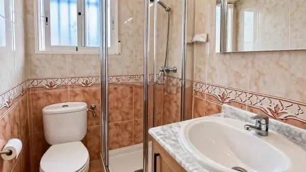 5 bedroom Villa for sale in Villamartin with pool garage - € 389,000 (Ref: 10147463)