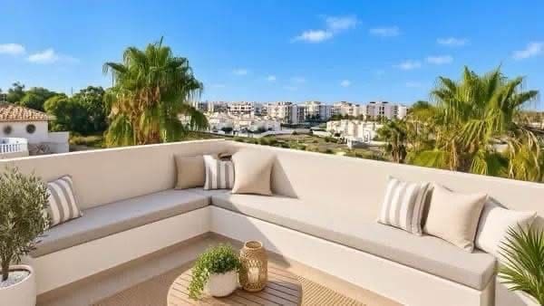 5 bedroom Villa for sale in Villamartin with pool garage - € 389,000 (Ref: 10147463)