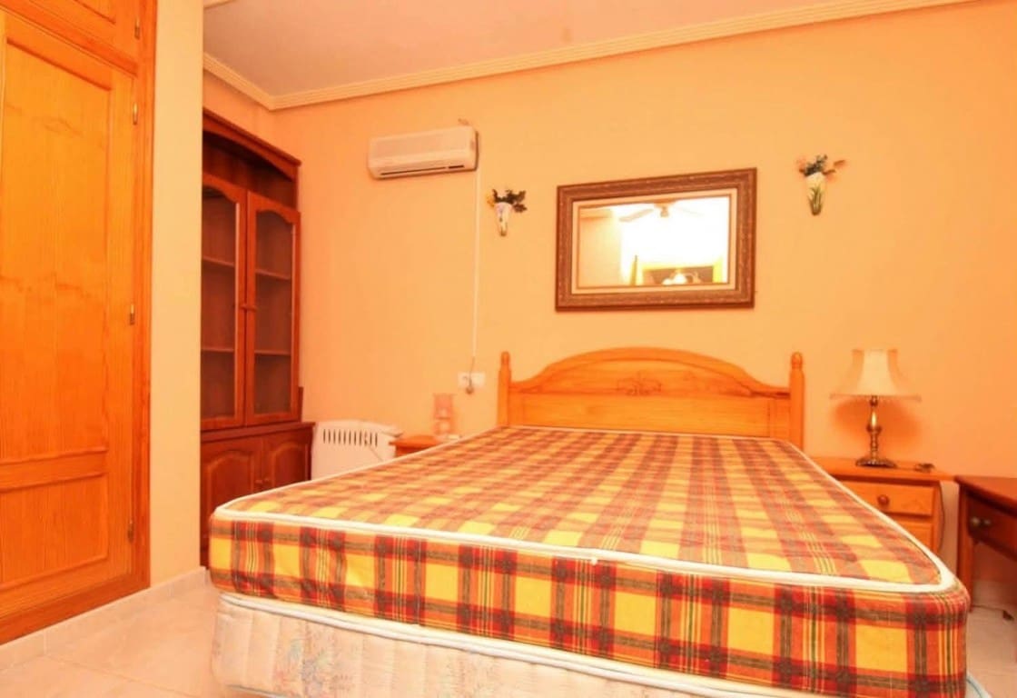 3 soveværelse Lejlighed til salg i Playa Flamenca med swimmingpool garage - € 169.000 (Ref: 10154255)