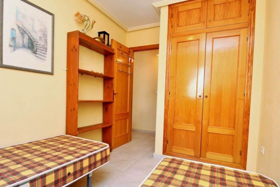 3 soveværelse Lejlighed til salg i Playa Flamenca med swimmingpool garage - € 169.000 (Ref: 10154255)