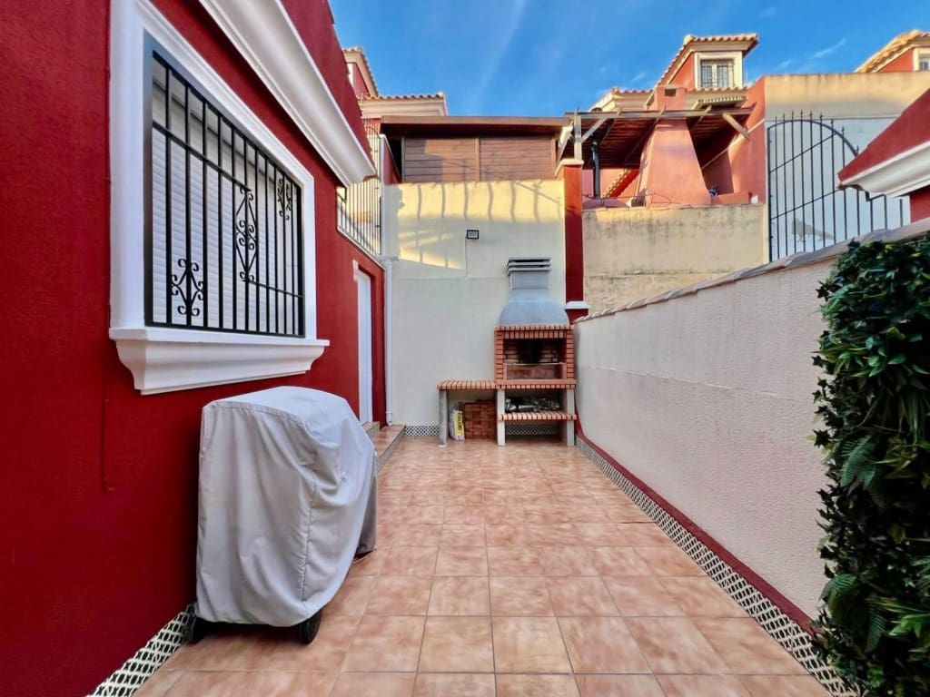 Pareado de 3 habitaciones en Villamartin en venta con piscina garaje - 289.000 € (Ref: 10154346)