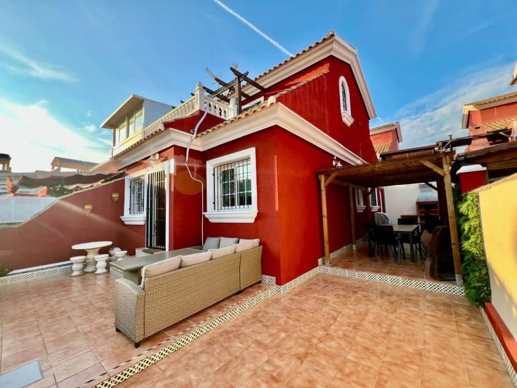 Pareado de 3 habitaciones en Villamartin en venta con piscina garaje - 289.000 € (Ref: 10154346)