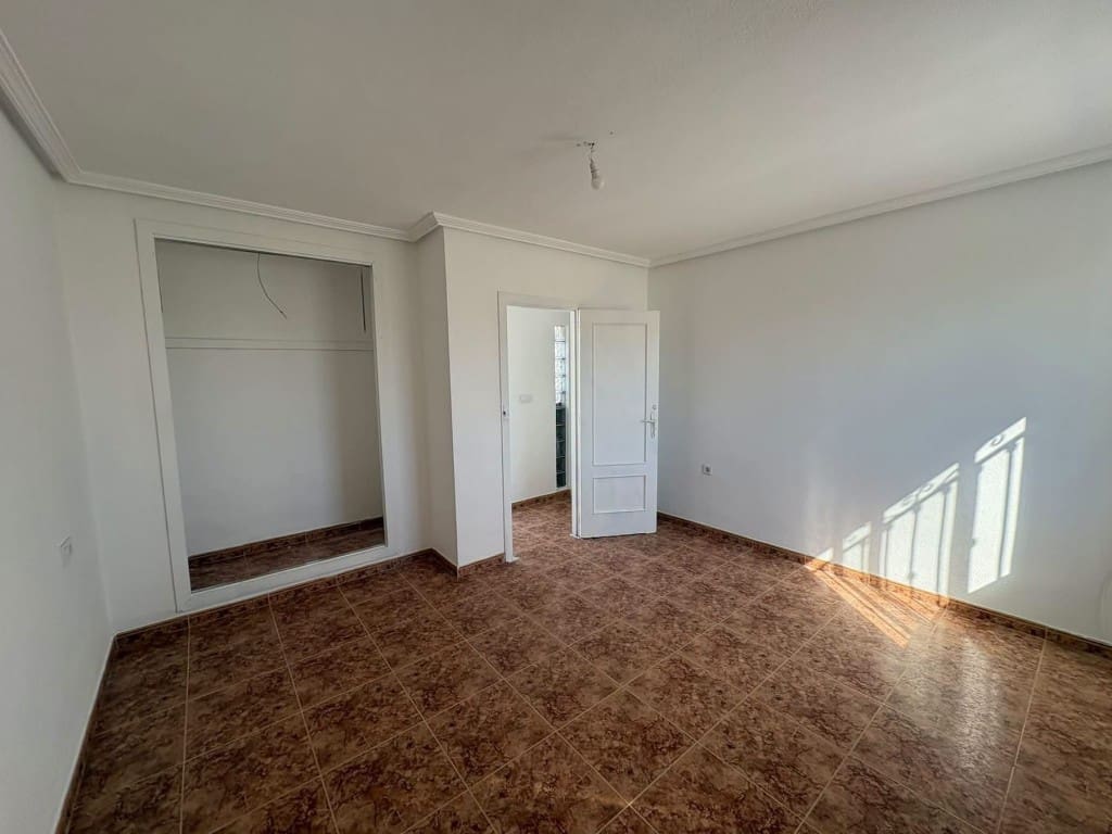 3 bedroom Semi-detached Villa for sale in Los Altos with pool garage - € 195,000 (Ref: 10154348)