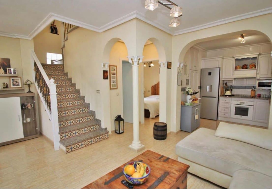 3 bedroom Semi-detached Villa for sale in Villamartin with pool garage - € 319,990 (Ref: 10158918)