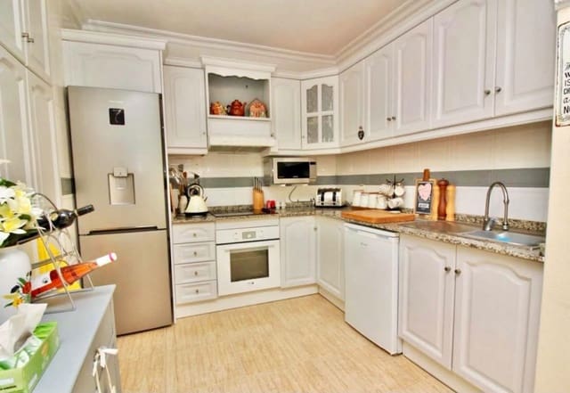 3 soverom Kjedet enebolig til salgs i Villamartin, Orihuela med svømmebasseng garasje - € 319 990 (Ref: 10158918)