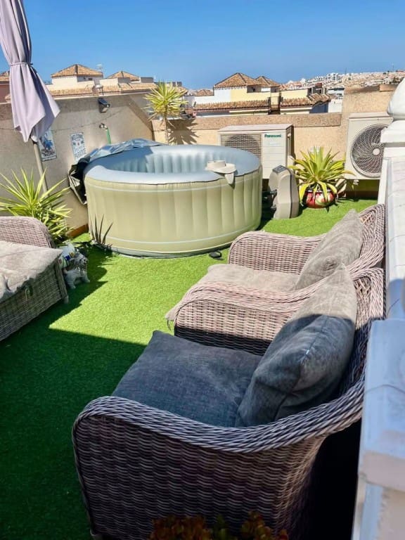3 bedroom Semi-detached Villa for sale in Villamartin with pool garage - € 319,990 (Ref: 10158918)