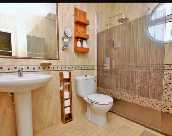 3 soverom Kjedet enebolig til salgs i Villamartin, Orihuela med svømmebasseng garasje - € 319 990 (Ref: 10158918)