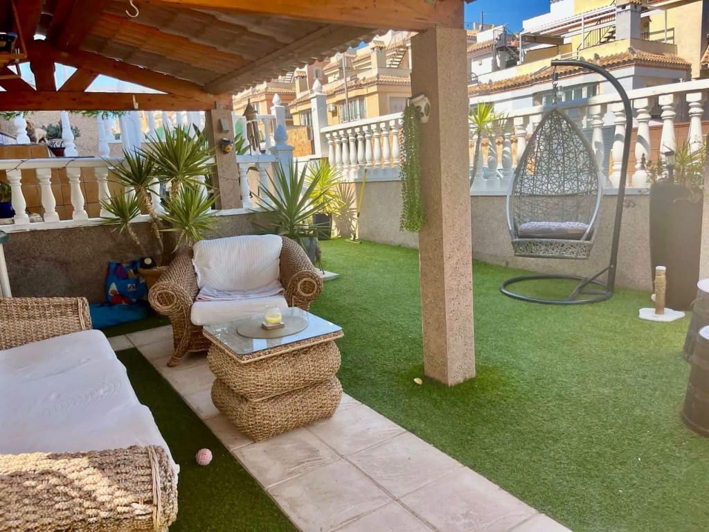 3 bedroom Semi-detached Villa for sale in Villamartin with pool garage - € 319,990 (Ref: 10158918)
