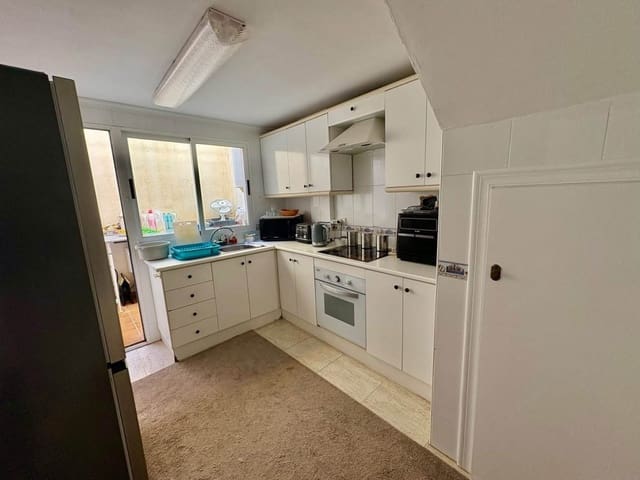 3 soverom Kjedet enebolig til salgs i Los Altos med svømmebasseng - € 219 000 (Ref: 10158920)