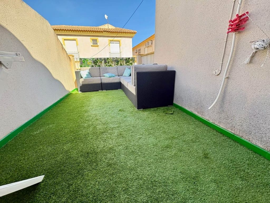 3 bedroom Semi-detached Villa for sale in Los Altos with pool - € 219,000 (Ref: 10158920)
