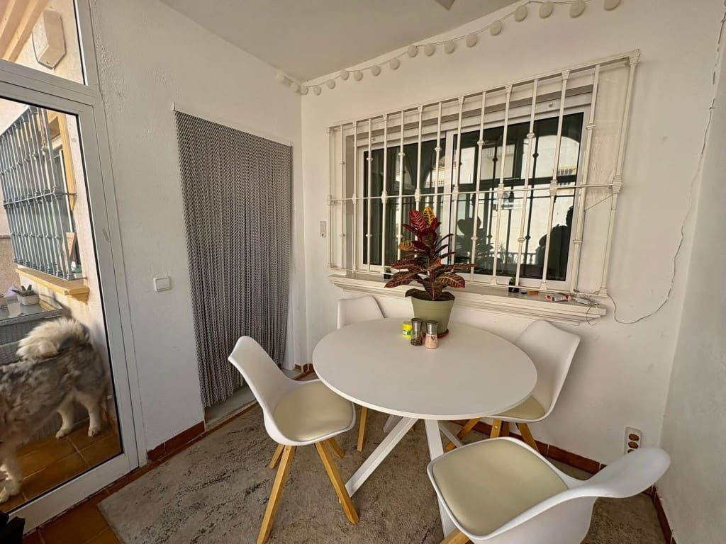 3 bedroom Semi-detached Villa for sale in Los Altos with pool - € 219,000 (Ref: 10158920)