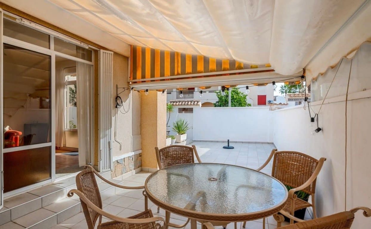 4 makuuhuone Huvila myytävänä paikassa La Florida mukana uima-altaan - 359 000 € (Ref: 10160000)