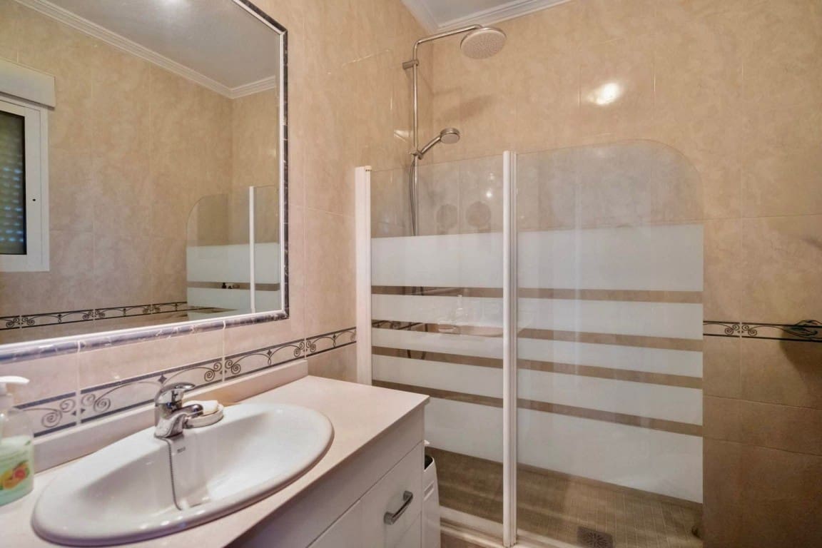 2 Zimmer Villa zu verkaufen in Playa Flamenca mit Pool Garage - 211.900 € (Ref: 10160002)