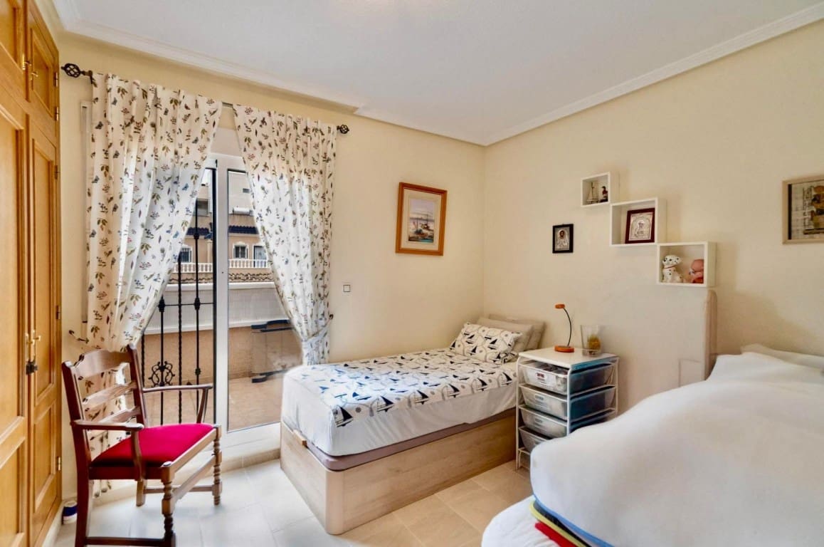 2 Zimmer Villa zu verkaufen in Playa Flamenca mit Pool Garage - 211.900 € (Ref: 10160002)