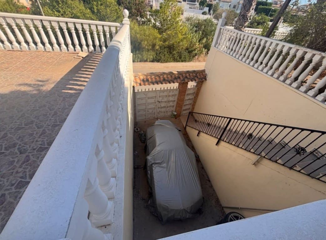3 bedroom Villa for sale in La Zenia with pool garage - € 349,000 (Ref: 10160003)
