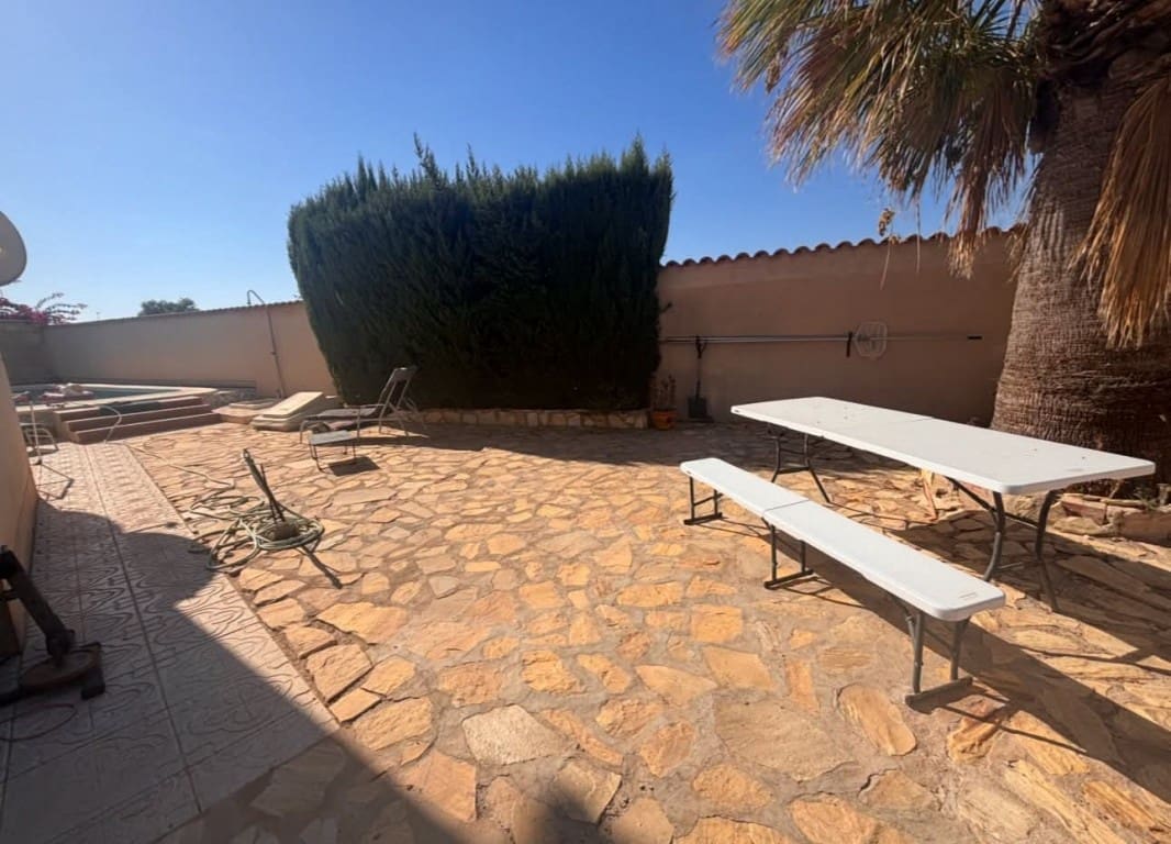 3 bedroom Villa for sale in La Zenia with pool garage - € 349,000 (Ref: 10160003)
