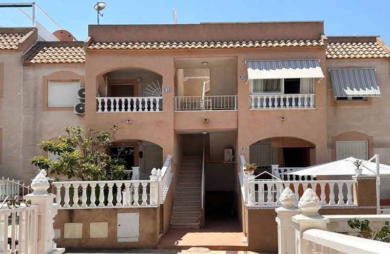 2 soveværelse Lejlighed til salg i Los Balcones med swimmingpool - € 154.900 (Ref: 10160005)