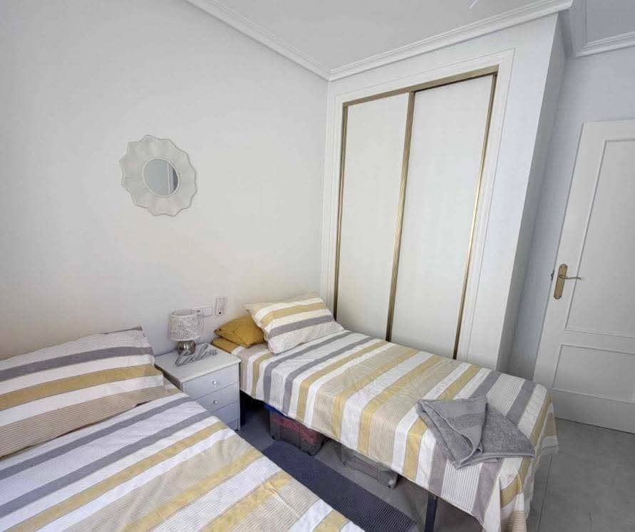 3 bedroom Townhouse for sale in Playa Flamenca with pool garage - € 185,000 (Ref: 10160006)